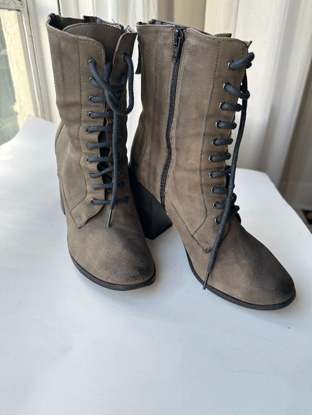 Boutique 9 Dustan Gray Leather Lace Up Combat Ankle Boots Heels Size 7.5M
